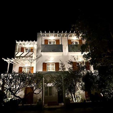 Deluxe Studios & Suites Ageri-Milos Адамас Экстерьер фото